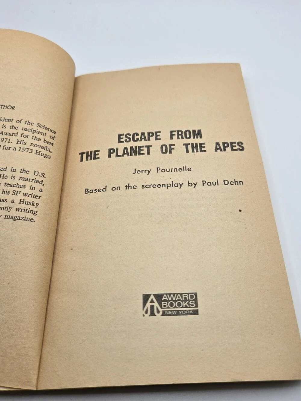 Escape From the Planet of the Apes Jerry Pournell 1973 Award Books Mass Market